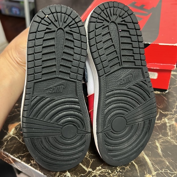 Jordan 1 - Picture 5 of 5